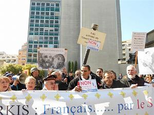 2012 03 10 NIMES MANIF CONTRE COLLOQUE DU FLN (114) PAR HC